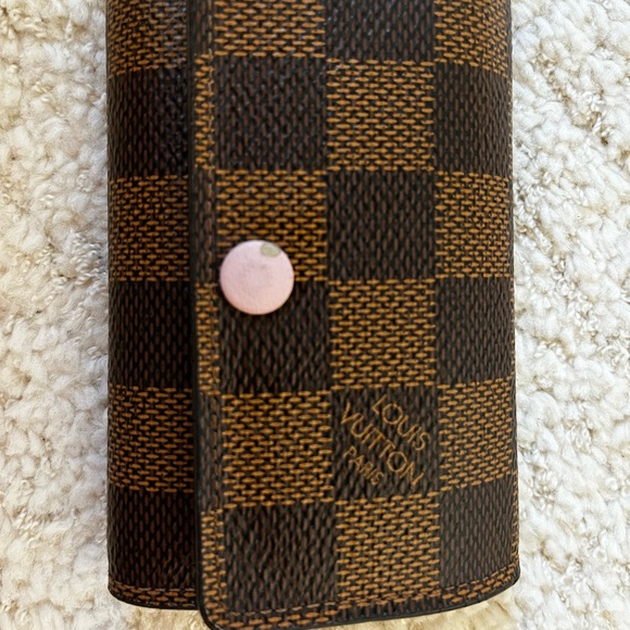 Louis Vuitton Key Holder - Picture 3 of 5